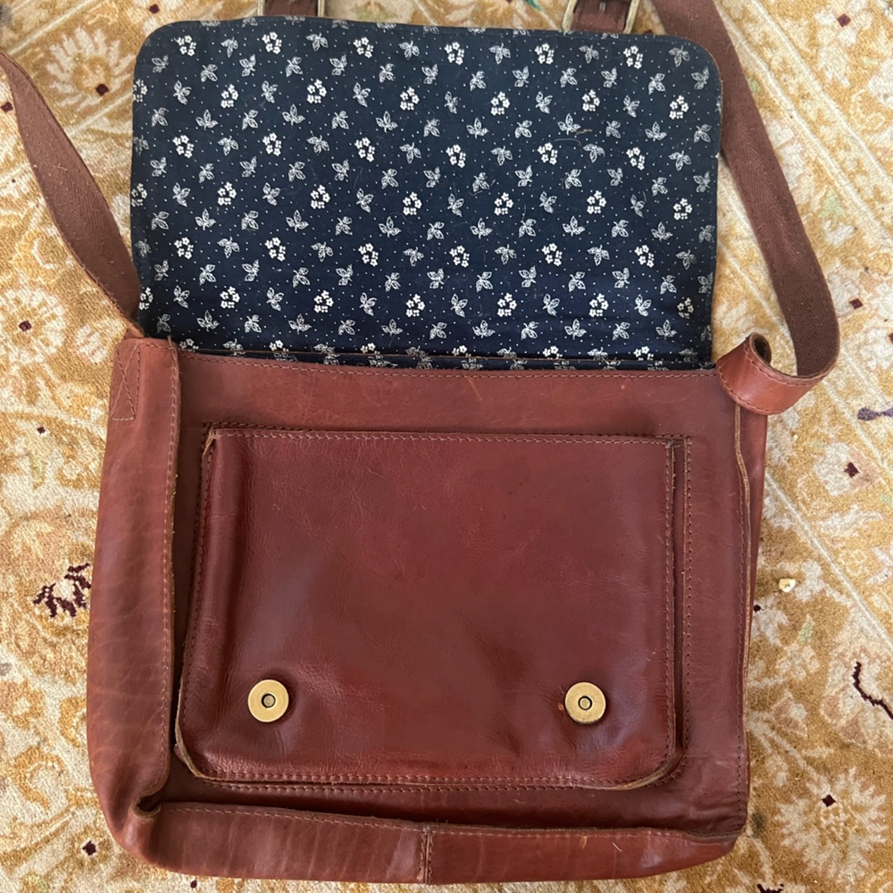 FATFACE leather crossbody bag
